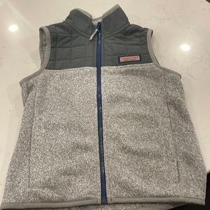 Gray youth vinyard vines vest size 6